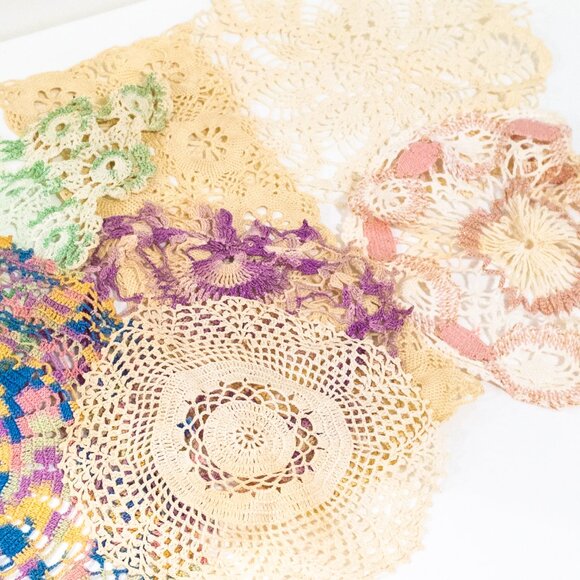 Vintage Doilies Lot No.2 / Assorted Colours + Patterns / 7 pcs / Victorian Craft - Picture 2 of 3